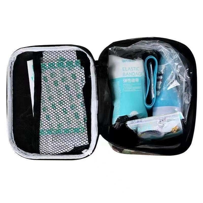 Un kit de premiers soins tactique avec des fournitures d'urgence durables