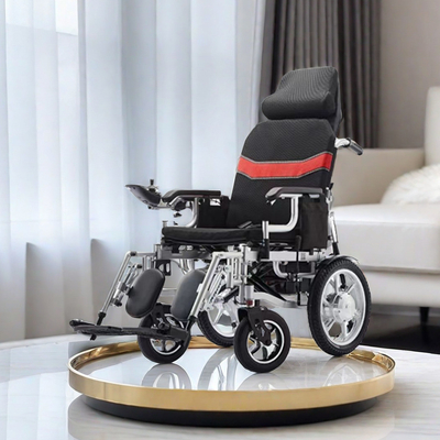 Chaise roulante pliable 24V à frein à verrouillage automatique à dossier élevé pour le repos complet sur Amazon
