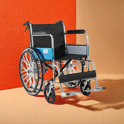 Chaise roulante pliable en plastique à trois roues noire pour adultes handicapés